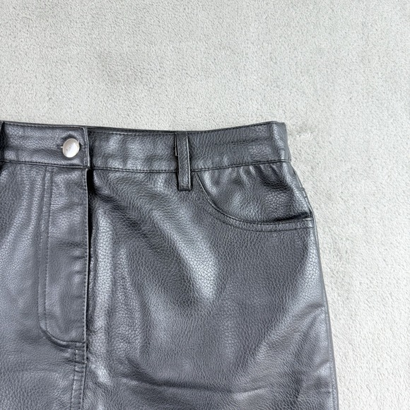 Forever 21 Mini Skirt Womens Medium Black Faux Leather Raw Hem A Line Punk - Picture 6 of 13